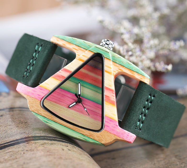 Nouveau en bois quartz montre De Mode couleur numérique numérique caractère triangle cadran