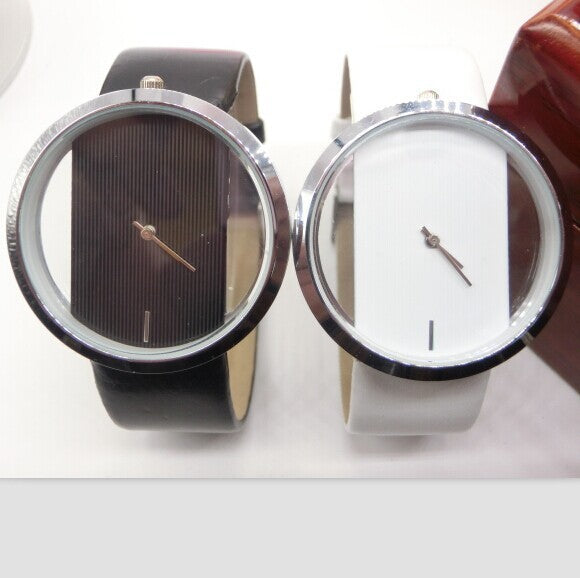 Montre Simple et transparent creux rétro montre