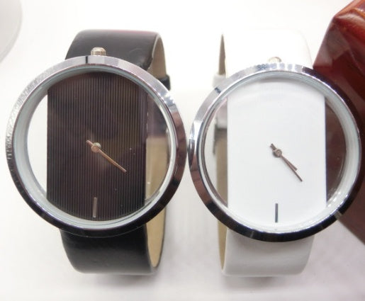 Montre Simple et transparent creux rétro montre