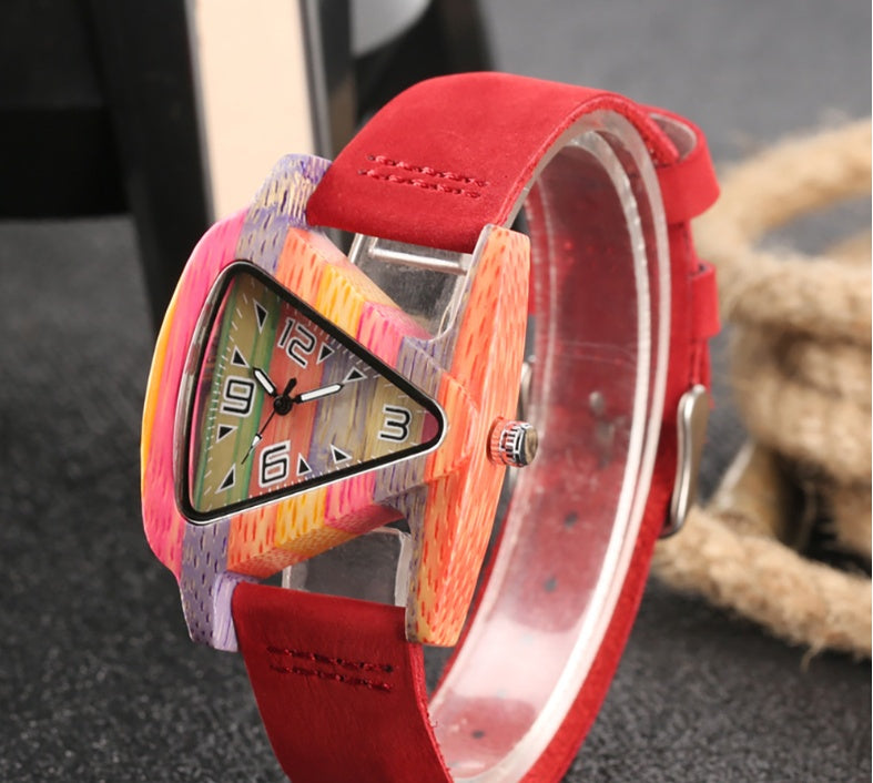 Nouveau en bois quartz montre De Mode couleur numérique numérique caractère triangle cadran