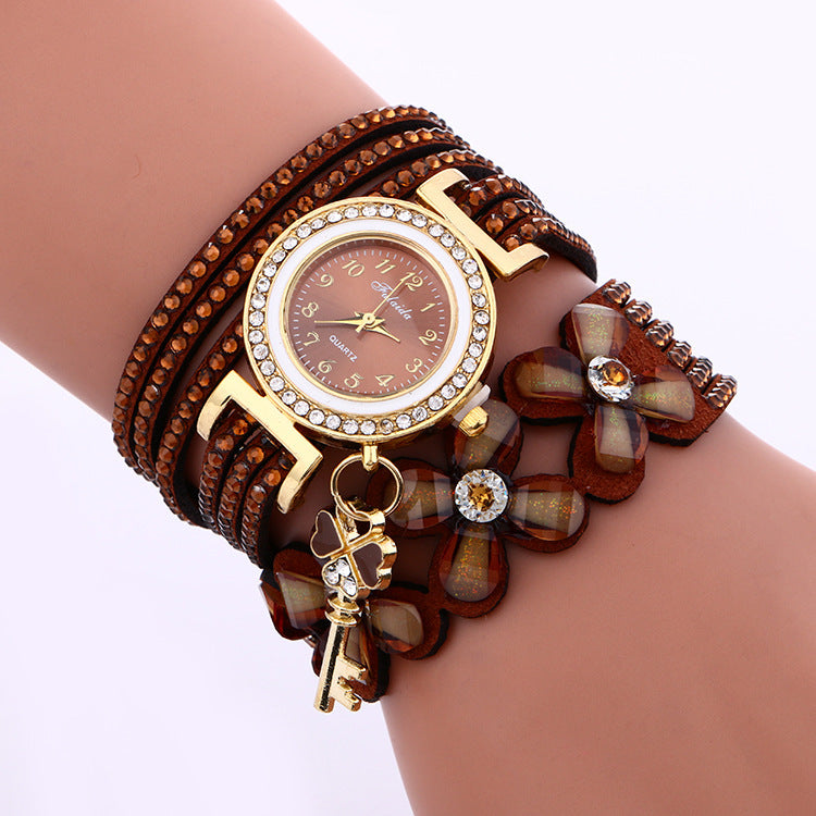 Montre bracelet en strass en cristal doré