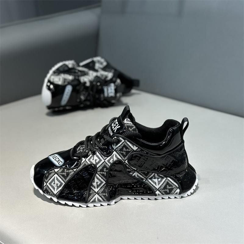 Fashion Youth Embroidery Stitching Thick Bottom Lightweight Men's Shoes